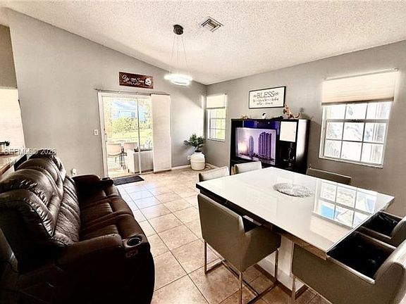 5th image of 5470 Pine Cir