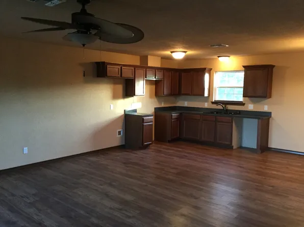 6398 Oak Ln, Robstown, TX 78380