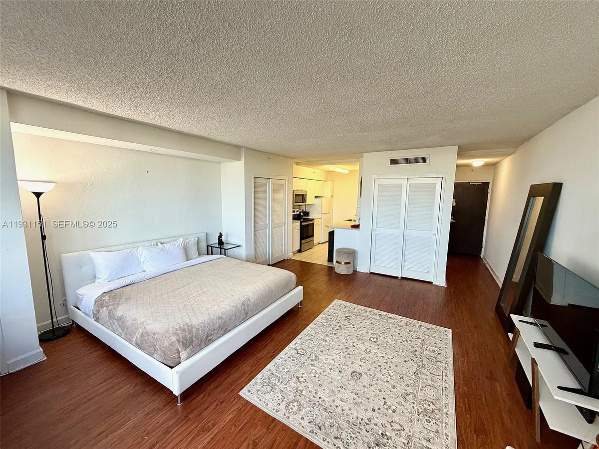 Photo 2 of 9 - 1500 Bay Rd #484S - Miami Beach, FL Building Photo - 1500 Bay Rd #484S