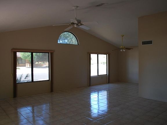3rd image of 20422 N Wintergreen Dr