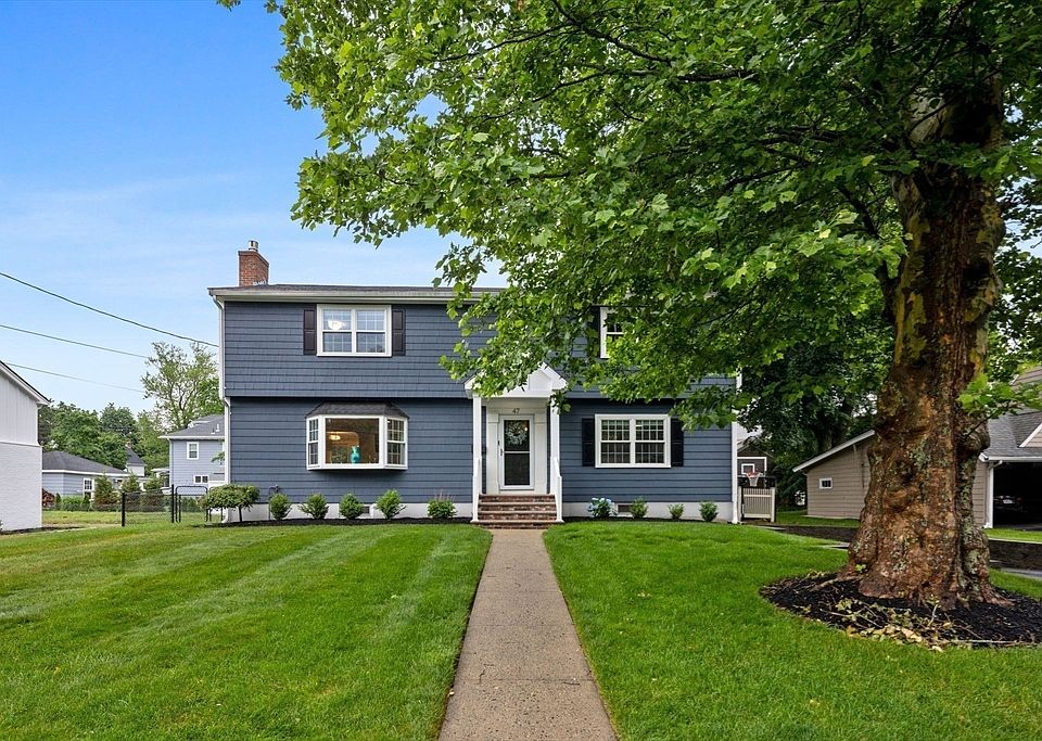 1st image of 47 Brook Dr
