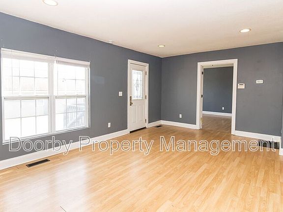 2nd image of 1707 Kirby Ave Unit B