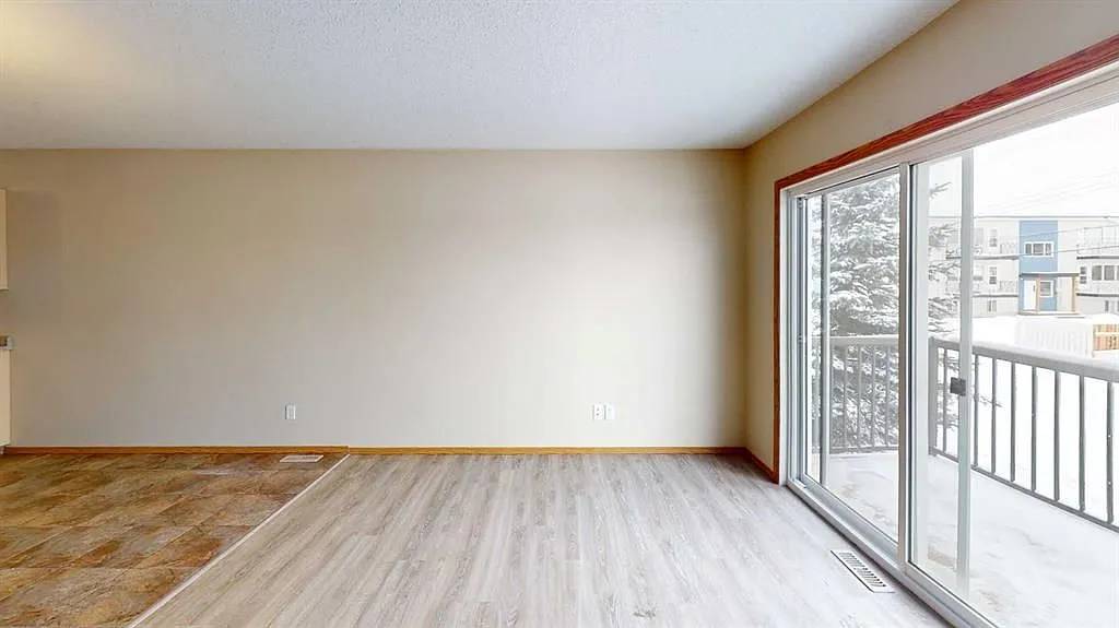 3 bed, 2.0 bath, 1286 sqft, $1,850 — Photo 4