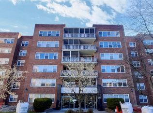 240 Garth Rd APT 1L2, Scarsdale, NY 10583