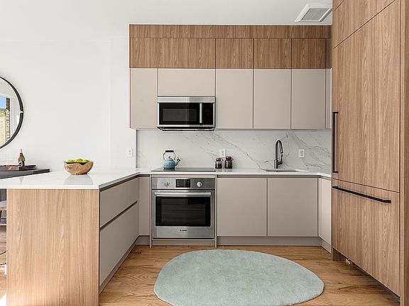 3rd image of 187 Pulaski St #2