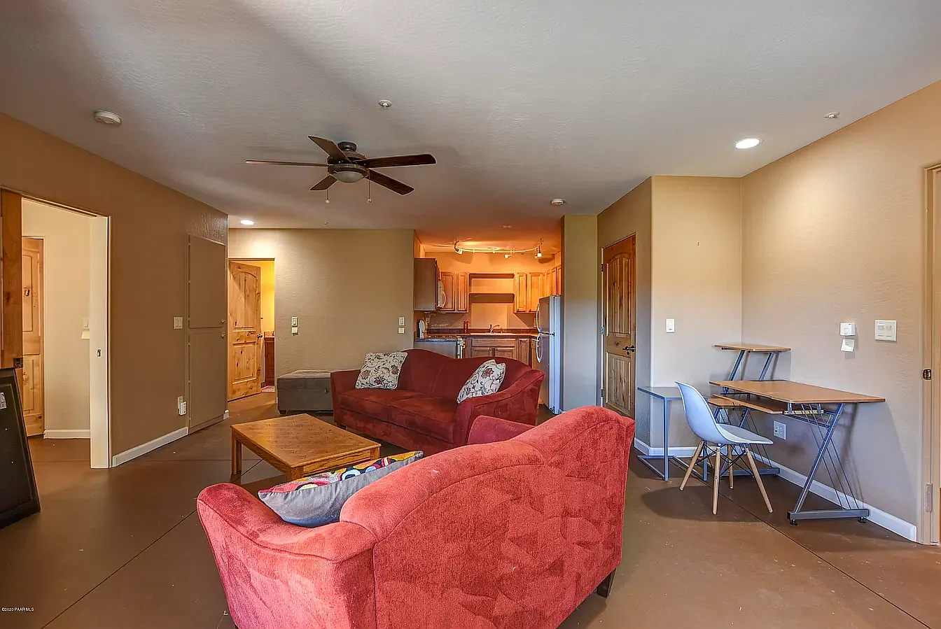 2 bed, 1100 sqft, $2,300 — Photo 2