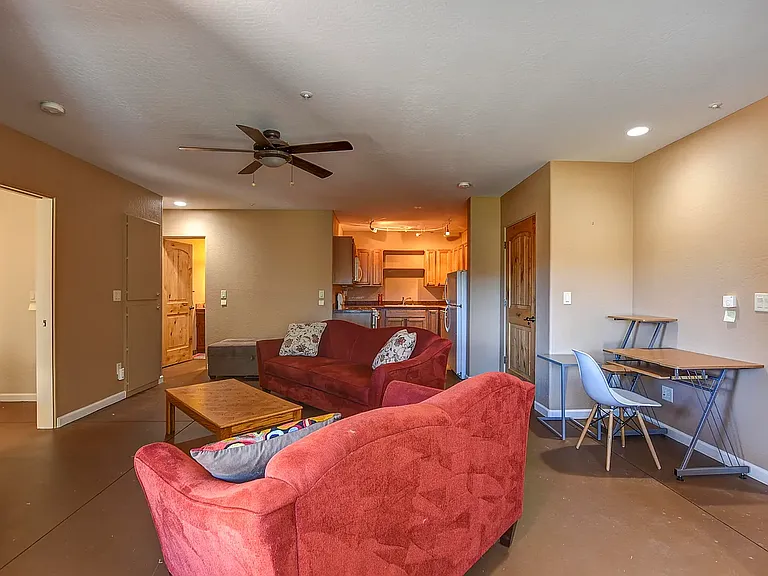 218 Jacob Ln — Photo 2