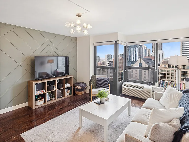 30 E Huron St #2808 — Photo 3