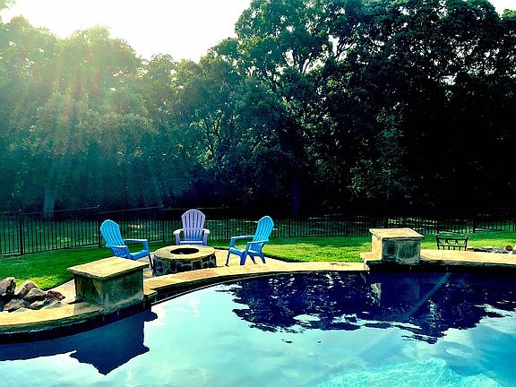 4th image of 2710 Woodland Dr