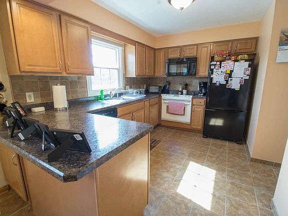 5th image of 4098 Rollingview Dr