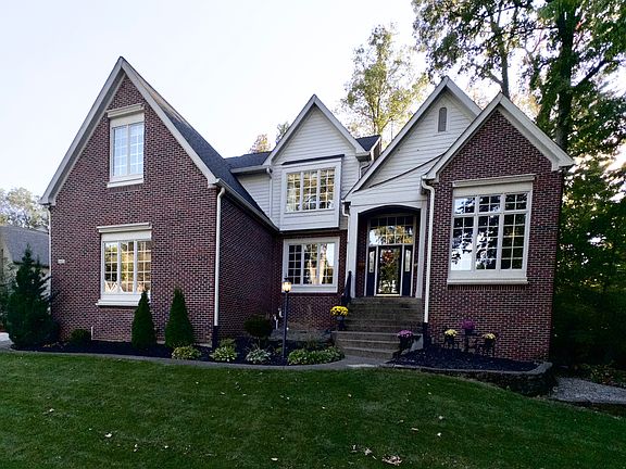 2nd image of 11427 Fairport Cir