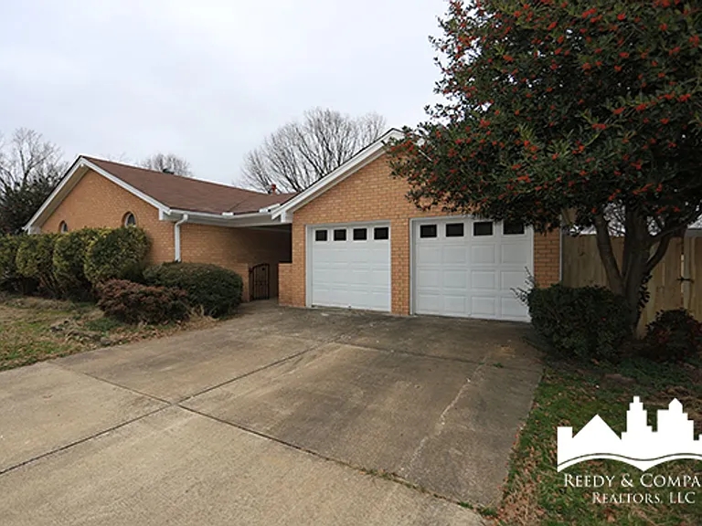 3132 Rosebay Ln — Photo 2