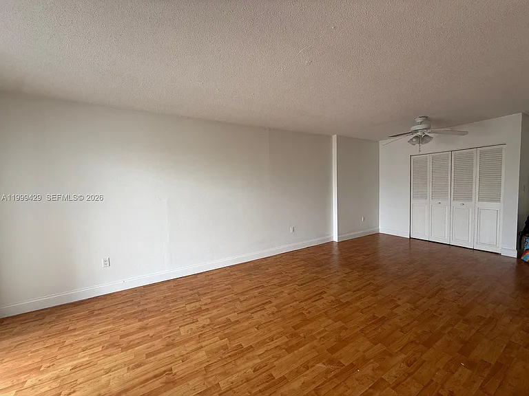 400 Kings Point Dr #527 — Photo 3