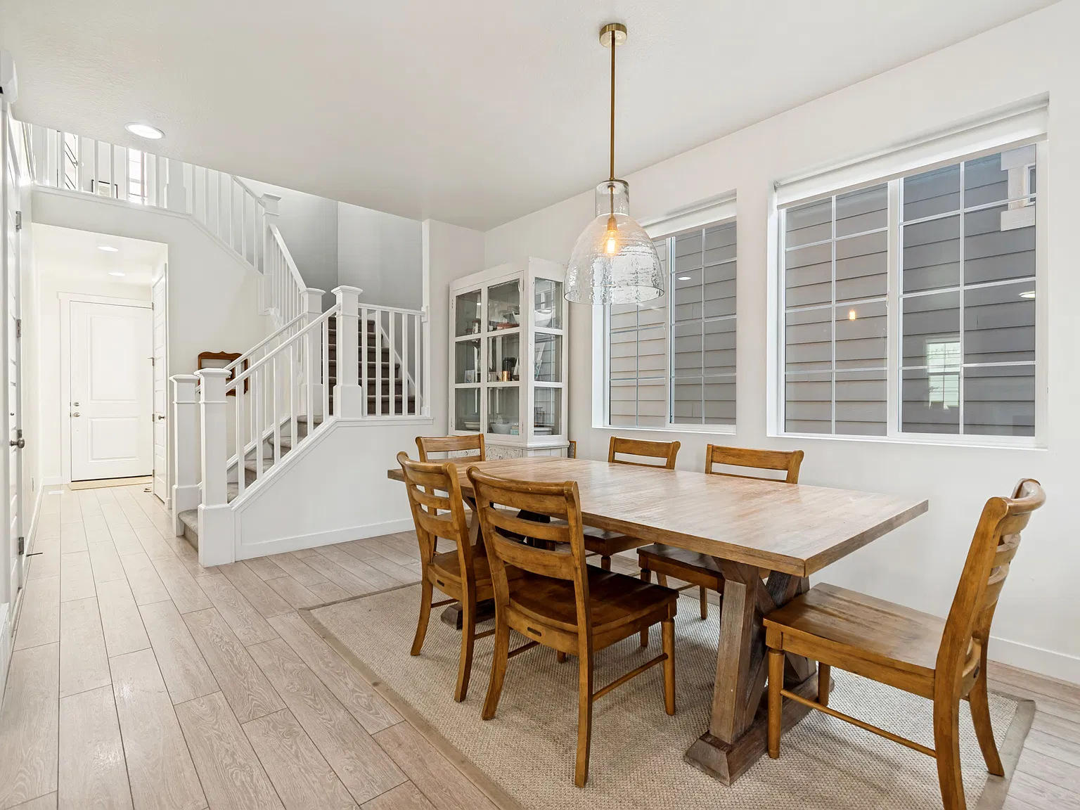 4 bed, 2.5 bath, 2177 sqft, $3,200 — Photo 4