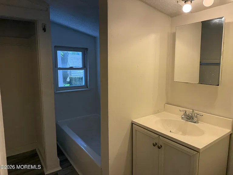 405 1/2 Brinley Ave — Photo 5