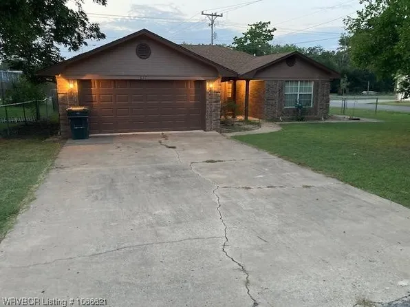 827 E Chickasaw Ave, Sallisaw, OK 74955