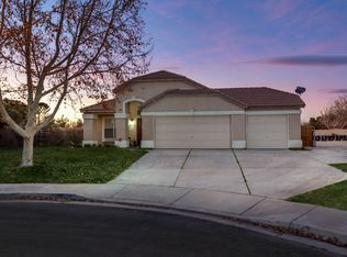 42643 La Gabriella Dr, Quartz Hill, CA 93536