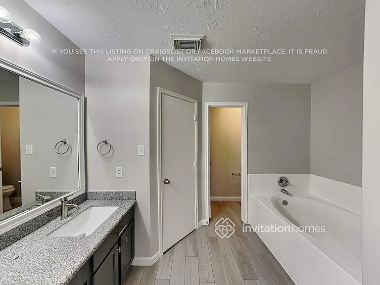 11223 Country Club Green Dr — Photo 24