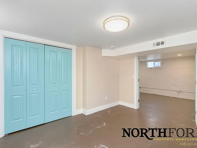 208 N 18th St — Photo 14