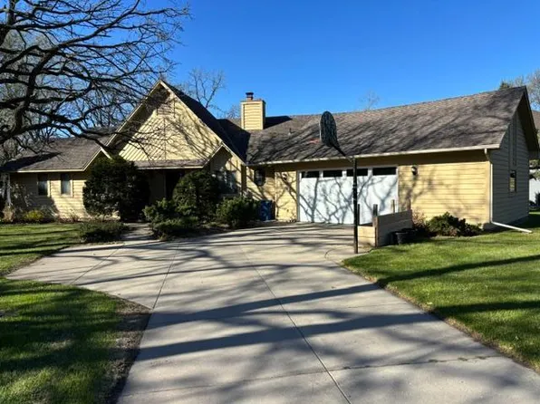 1206 Riverview Ct, Sauk Rapids, MN 56379