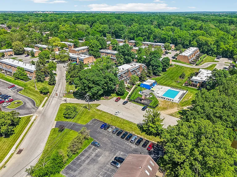 ESTATES ON MAIN — Photo 1