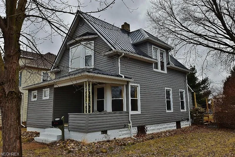 139 5th St SW photo 1