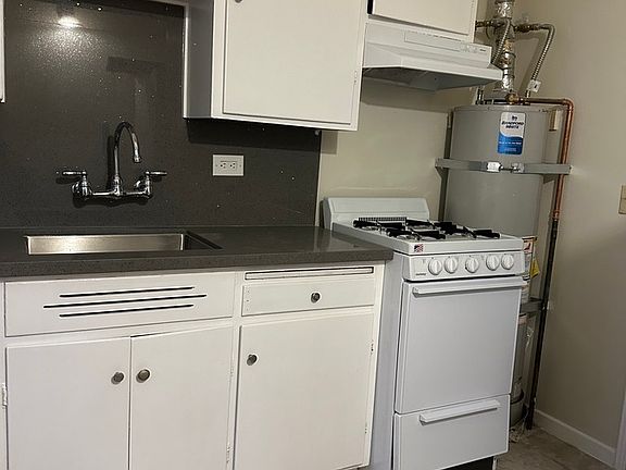 3rd image of 1965 Euclid Ave APT 1