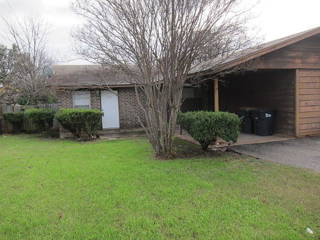 1st image of 906 Parker Cir #A