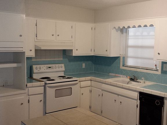 5th image of 529 N Crownpoint Dr