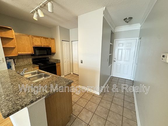 3rd image of 4207 S Dale Mabry Hwy Unit 6406