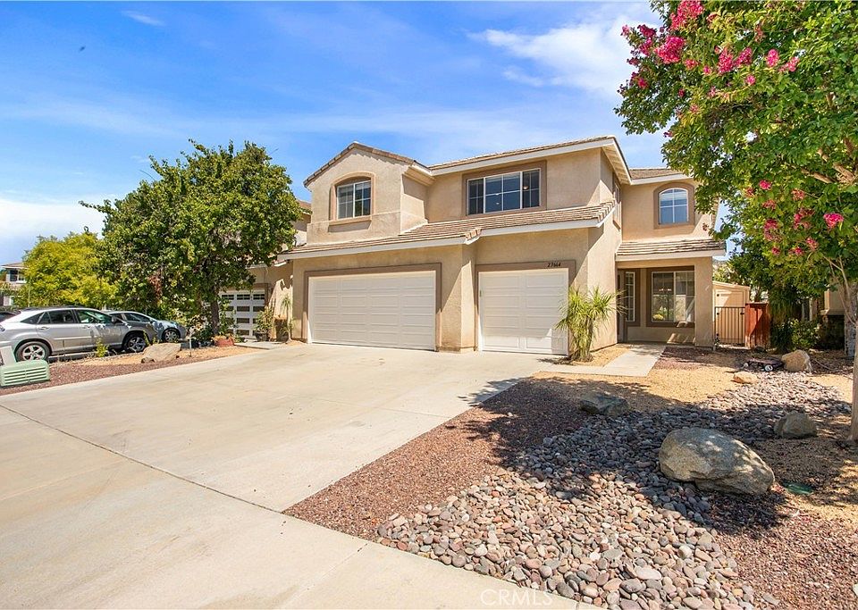 1st image of 23664 Groveland Pl