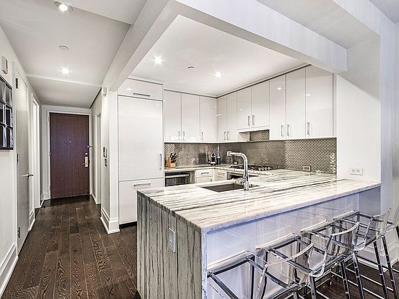 4th image of 50 Riverside Blvd APT 3H