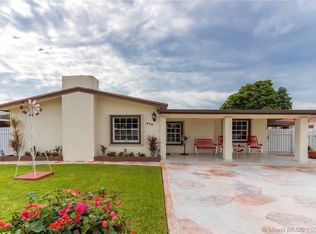 570 W 36th Pl, Hialeah, FL 33012