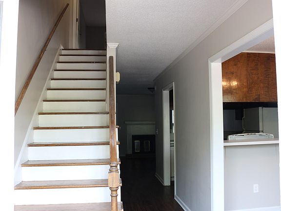 2nd image of 112 Deerwood St #112