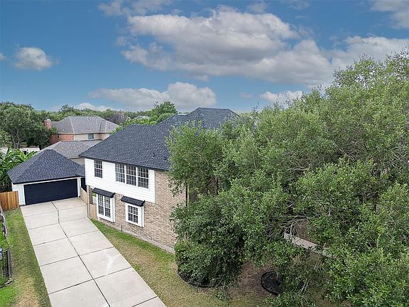 5th image of 727 Epperson Way