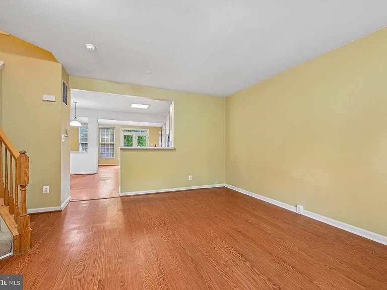 1724 Emory St — Photo 6
