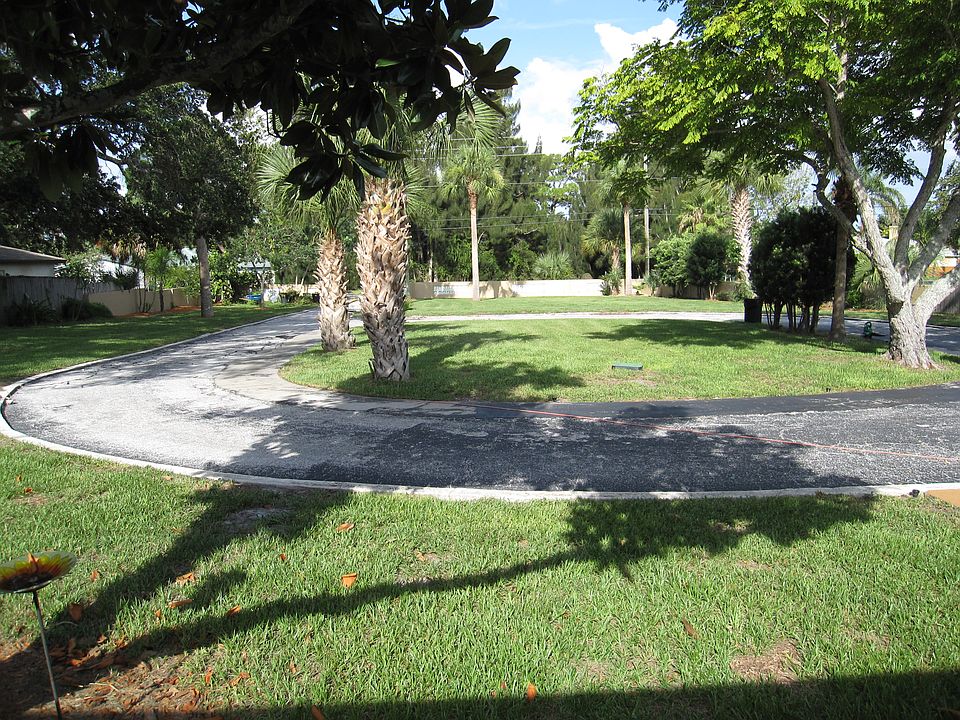 2nd image of 3640 S Tropical Trl