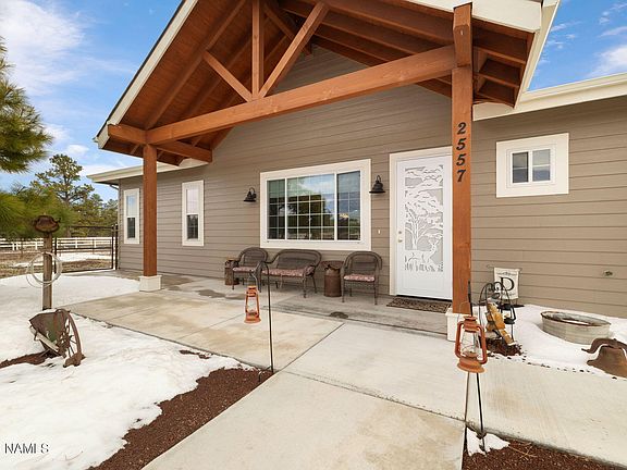 2nd image of 2557 Lazy East Rd