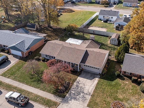 4th image of 1032 Crestview Dr