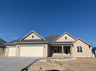 W80N438 Prairie View Rd, Cedarburg, WI 53012