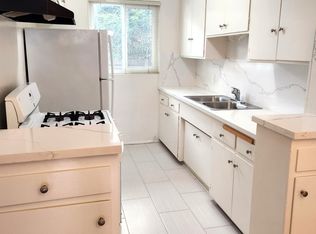 1133 Hacienda Pl, West Hollywood, CA 90069