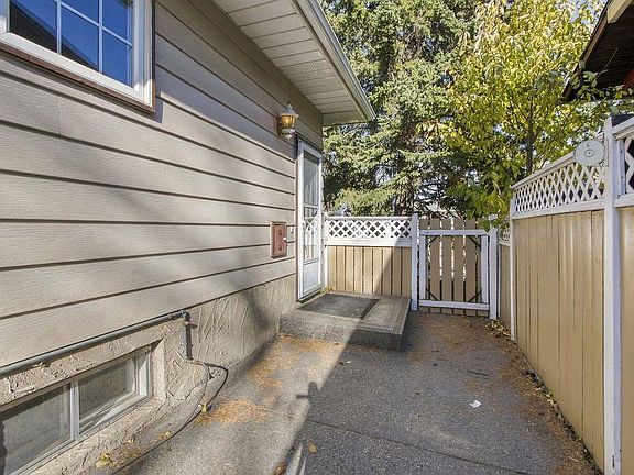5th image of 3037 N Doverbrook Rd SE