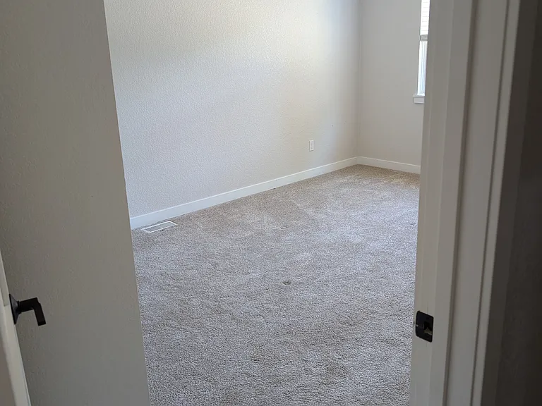 3rd upstairs bedroom (upstairs main bedroom with en suite)