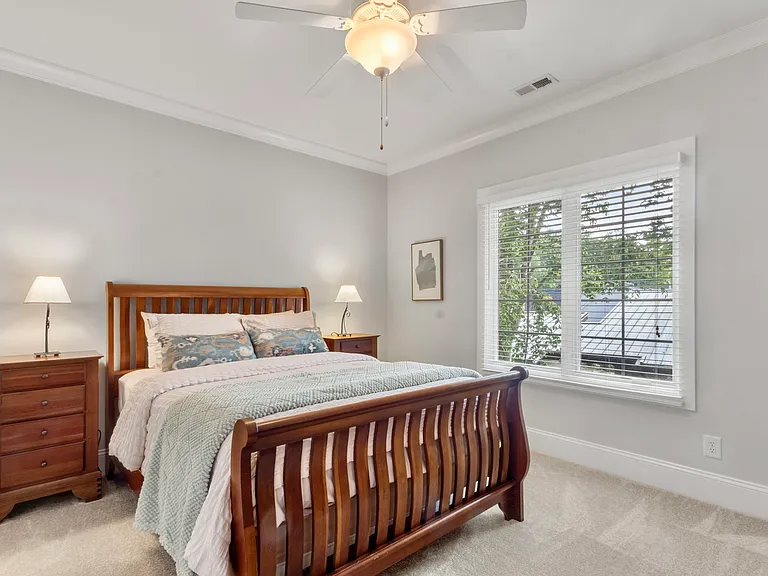 Additional bedroom