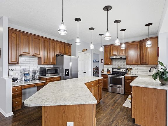 5th image of 191 Summerford Pl