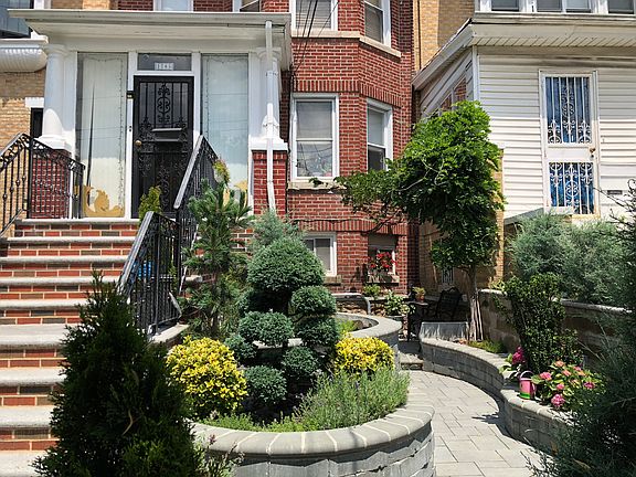 2nd image of 2705 Ditmars Blvd