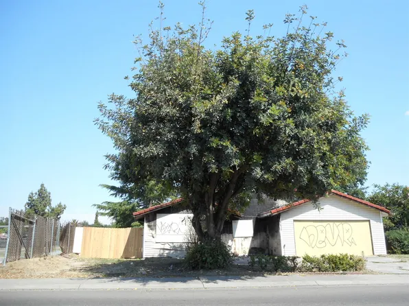 8438 Tam O Shanter Dr, Stockton, CA 95210