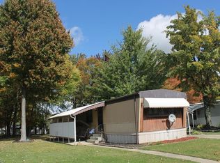 36 Sycamore Dr #36, Olmsted Falls, OH 44138