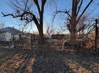 906 W Washington Ave, Guthrie, OK 73044