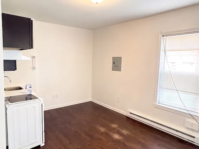 93 Blue Hills Ave #1 — Photo 2
